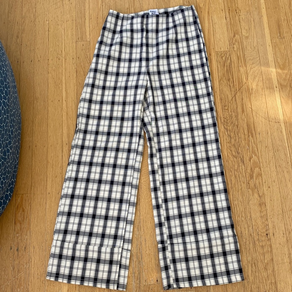 Black(navy) and white plaid pants